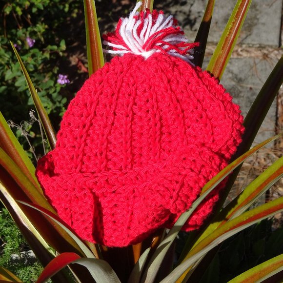 Handmade Red Slouch Hat with Pepperminty Pompom - Picture 2 of 6